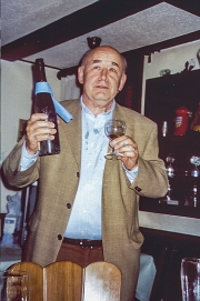 Eckhart mit Abi-Wein 53